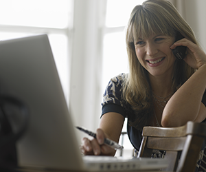 Daughter keeping in touch with parent who needs home care